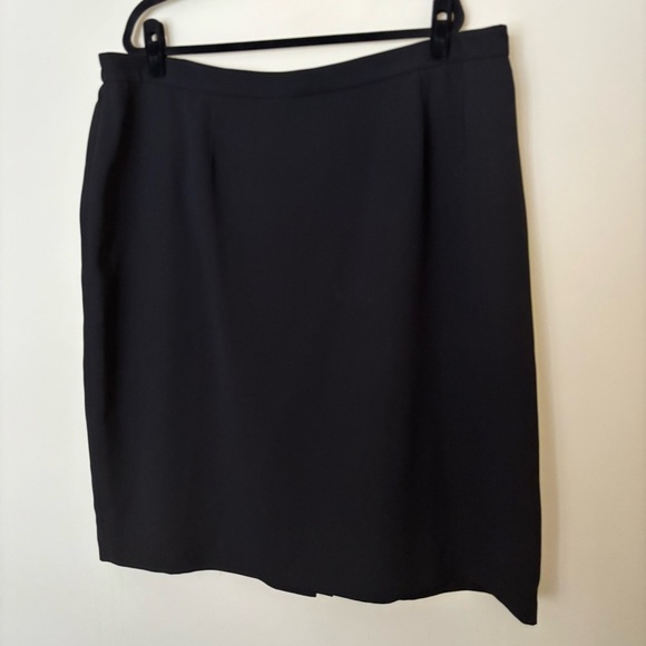 NWT Women’s Black Kasper Stretch Crepe Skirt Size 26W - Picture 2 of 9